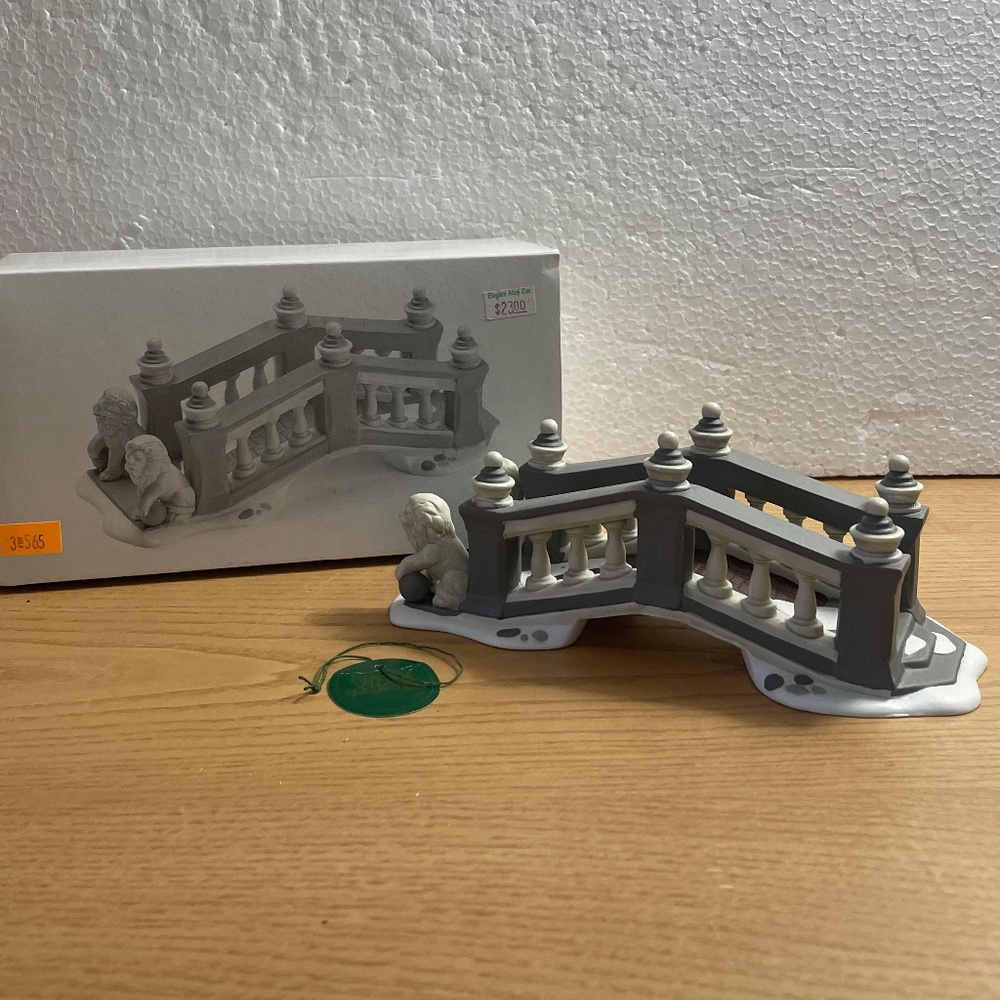 Department 56 Lionhead Bridge Accessory # 5864-5 Christmas Heritage Village